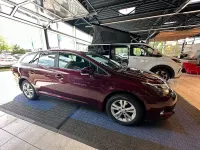 Gebraucht Toyota Avensis Life 147 PS (108 kW) 2013 Rot Kombi