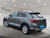 Gebraucht VW T-Roc Style 150 PS (110 kW) 2024 Grau (indiumgrau metallic/schwarz) SUV