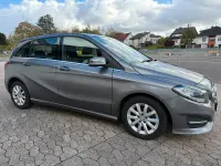 Gebraucht Mercedes B180 109 PS (80 kW) 2015 Grau Kleinwagen