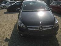 Gebraucht Mercedes B200 136 PS (100 kW) 2014 Kosmosschwarz  metalliclack Kleinwagen