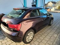 Gebraucht Audi A1 Ambition 86 PS (63 kW) 2011 Violet Kleinwagen