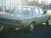 Gebraucht Mercedes 230 136 PS (100 kW) 1983 Grün Limousine