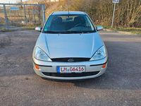 Second-hand Ford Focus 116 CP (85 kW) 2000 Argintiu Berlinǎ