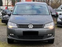 Gebraucht VW Sharan Trendline 150 PS (110 kW) 2018 Grau indiumgrau metallic Van / Kleinbus