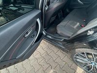 Second-hand BMW 318 143 CP (105 kW) 2012 Negru Berlinǎ