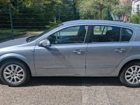 Second-hand Opel Astra 125 CP (91 kW) 2004 Argintiu Hatchback