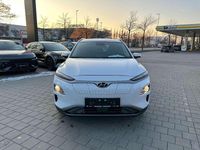 Gebraucht Hyundai Kona Advantage 100 kW (136 PS) 2020 Chalk white / met SUV
