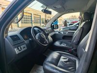 Second-hand VW T5 Highline 189 CP (139 kW) 2012 Negru Van