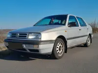Gebraucht VW Vento 90 PS (66 kW) 1994 Silber Limousine