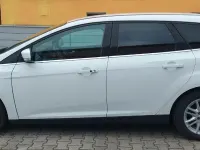 Usado Ford Focus Champions Edition 116 CV (85 kW) 2012 Blanco Familiar