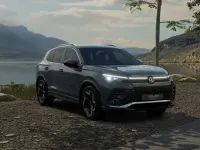Neu VW Tiguan R-line 150 PS (110 kW) 2026 Uranograu SUV