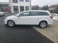Gebraucht Opel Astra 110 PS (80 kW) 2010 Weiß Limousine