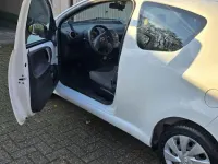 Gebraucht Toyota Aygo Cool 68 PS (50 kW) 2013 Weiß Kleinwagen