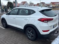 Gebraucht Hyundai Tucson 141 PS (103 kW) 2016 Weiß SUV