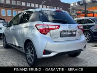 Gebraucht Toyota Yaris 111 PS (81 kW) 2019 Silber Limousine