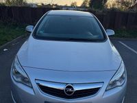 Second-hand Opel Astra 120 CP (88 kW) 2011 Argintiu Berlinǎ