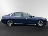 Gebraucht BMW 750e Comfort Edition 489 PS (359 kW) 2024 Bmw individual tansanitblau metallic Limousine