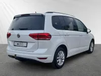 Gebraucht VW Touran Comfortline 116 PS (85 kW) 2018 Weiß Van / Kleinbus