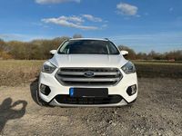 Gebraucht Ford Kuga Cool & Connect 150 PS (110 kW) 2017 Weiß SUV