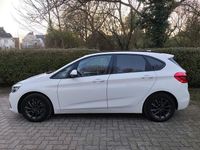 Gebraucht BMW 216 116 PS (85 kW) 2017 Weiß Van / Kleinbus