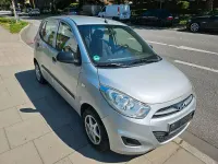 Gebraucht Hyundai i10 69 PS (50 kW) 2012 Silber Kleinwagen