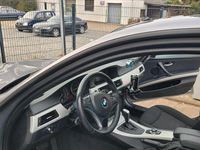 Gebraucht BMW 320 184 PS (135 kW) 2010 Grau Limousine