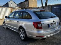 Gebraucht Skoda Superb Elegance 160 PS (117 kW) 2012 Grau Kombi