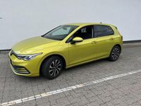 Gebraucht VW Golf VIII Active 131 PS (96 kW) 2022 Gelb Limousine