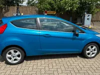 Gebraucht Ford Fiesta 100 PS (73 kW) 2013 Blau Kleinwagen