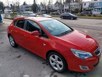 Gebraucht Opel Astra 101 PS (74 kW) 2012 Rot Limousine