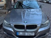 Gebraucht BMW 318 143 PS (105 kW) 2010 Grau Limousine