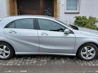 Gebraucht Mercedes A180 122 PS (89 kW) 2015 Silber Limousine
