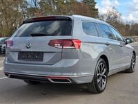 Gebraucht VW Passat Highline 200 PS (147 kW) 2022 Grau Kombi