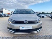 Gebraucht VW Touran Move 122 PS (89 kW) 2024 Ivory silver metallic Van / Kleinbus