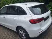 Gebraucht Mercedes B180 116 PS (85 kW) 2020 Weiß Kleinwagen