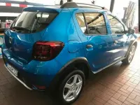 Gebraucht Dacia Sandero Stepway 90 PS (66 kW) 2016 Blau Limousine