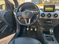 Gebraucht Mercedes B200 155 PS (114 kW) 2012 Grau Van / Kleinbus