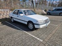 Gebraucht Mercedes C180 122 PS (89 kW) 1996 Weiß Limousine