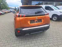 Gebraucht Peugeot 2008 Active 131 PS (96 kW) 2022 Orange SUV