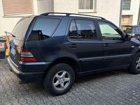 Gebraucht Mercedes ML270 163 PS (119 kW) 2000 Schwarz SUV