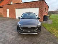 Gebraucht Ford Fiesta Cool & Connect 125 PS (91 kW) 2022 Grau Limousine
