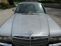 Gebraucht Mercedes 450 286 PS (210 kW) 1977 Silber Limousine