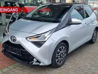 Gebraucht Toyota Aygo X-clusiv 72 PS (52 kW) 2018 Silber Kleinwagen