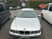 Gebraucht BMW 525 192 PS (141 kW) 2001 Silber Limousine