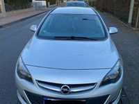 Gebraucht Opel Astra Edition 110 PS (80 kW) 2012 Grau Kombi