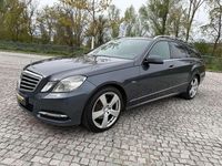 Gebraucht Mercedes E250 204 PS (150 kW) 2011 Tenoritgrau Kombi