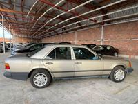 Gebraucht Mercedes 200 105 PS (77 kW) 1987 Beige Limousine