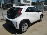 Gebraucht Toyota Aygo X X-play 72 PS (52 kW) 2023 Super (pure) white ii SUV