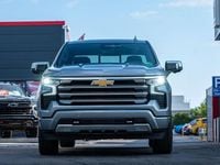 Neu Chevrolet Silverado 309 PS (227 kW) 2025 Silber SUV