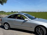 Gebraucht Mercedes CLK220 Avantgarde 150 PS (110 kW) 2007 Silber Coupé